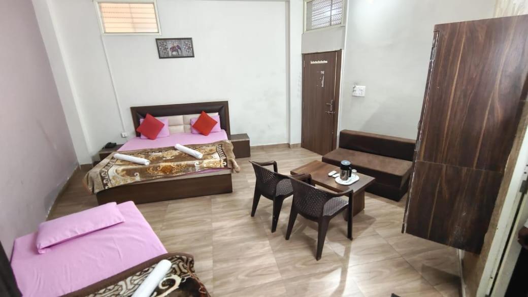 Hotel Shivanjali Palace Ujjain Esterno foto