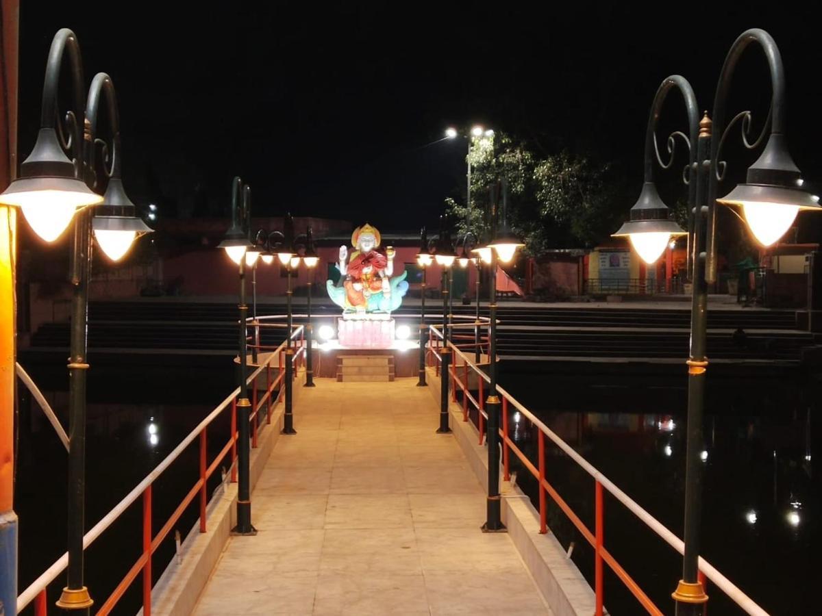 Hotel Shivanjali Palace Ujjain Esterno foto