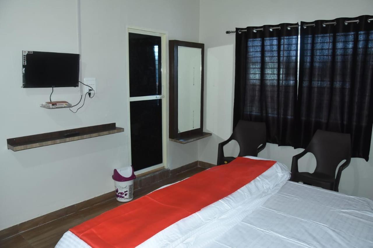 Hotel Shivanjali Palace Ujjain Esterno foto