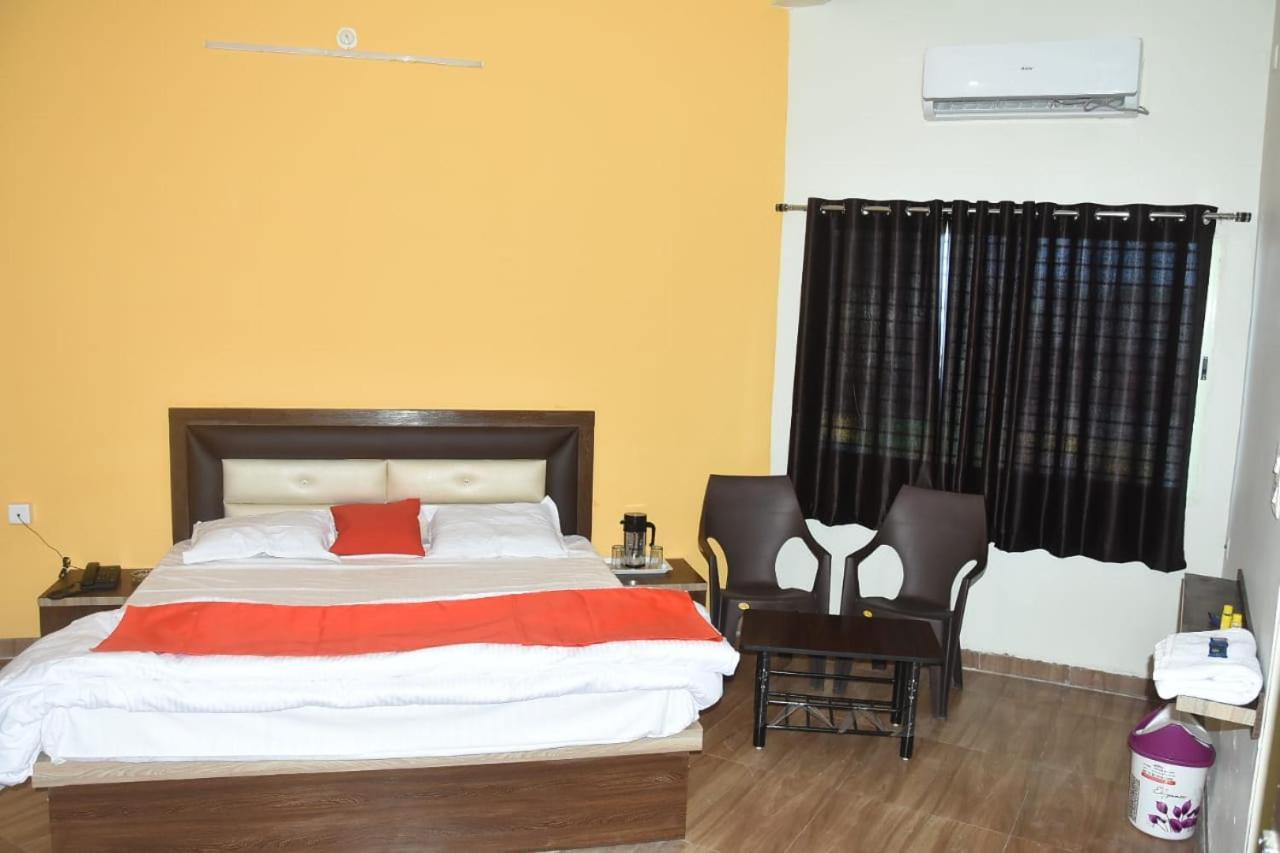 Hotel Shivanjali Palace Ujjain Esterno foto