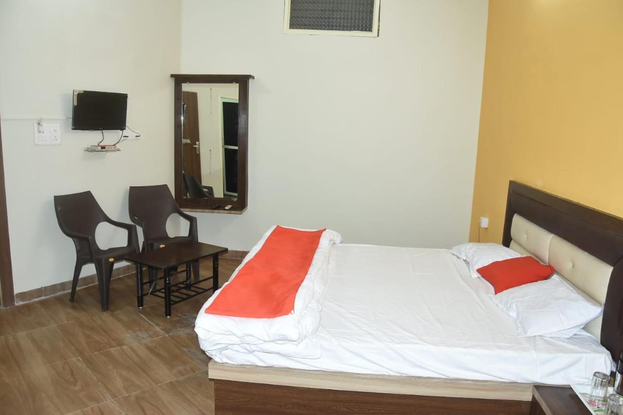 Hotel Shivanjali Palace Ujjain Esterno foto